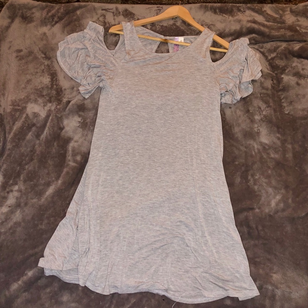 Francesca’s flowy dress